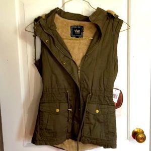 Hooded lined vest